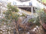 Siedler haben Hashems Haupteingang zu seinem Grundstück mit Müll blockiert und ihre Wasserrohr zerschnitten.
